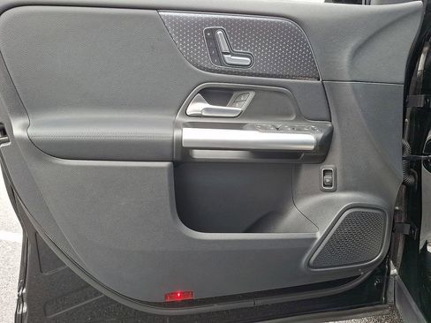 Used 2025 Mercedes-Benz GLA 250 image 14