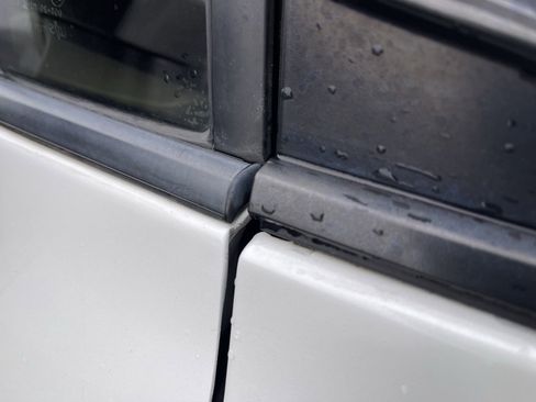 Used 2020 Toyota Corolla LE image 45