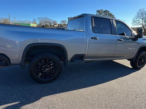 Used 2024 Chevrolet Silverado 2500 Custom w/ Custom Convenience Package image 5