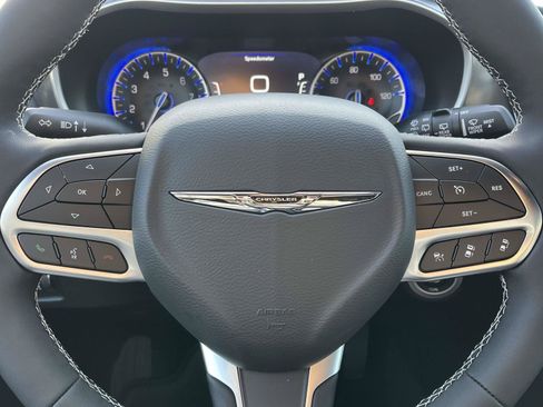New 2026 Chrysler Pacifica Select FWD image 8