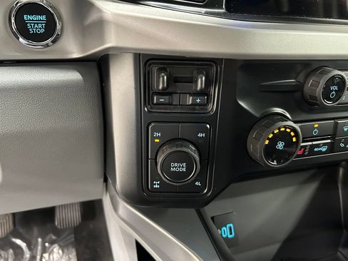 New 2026 Ford F350 XLT w/ XLT Premium Package AWD/4WD image 19