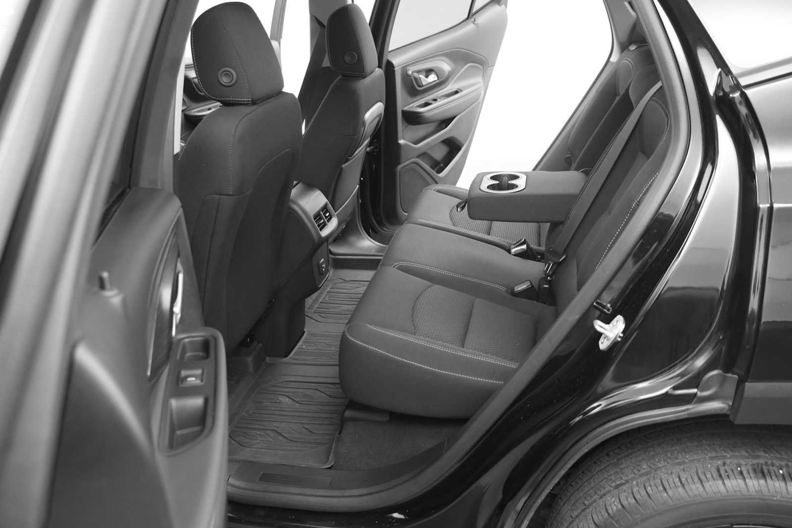 Used 2024 GMC Terrain SLE w/ Driver Convenience Package AWD/4WD image 12