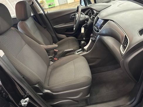 Used 2020 Chevrolet Trax LS FWD image 26