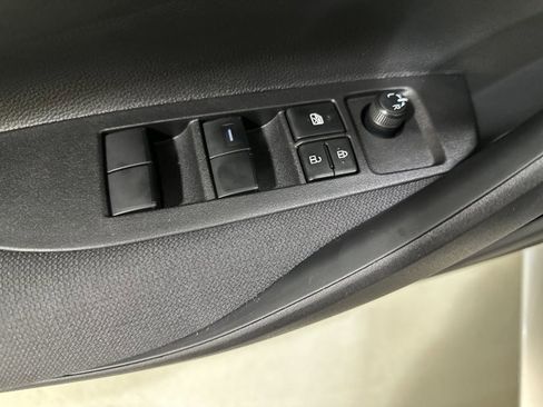 Used 2025 Toyota Corolla LE image 18