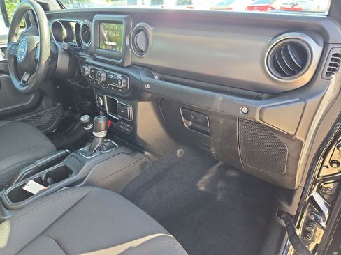 Used 2023 Jeep Gladiator Sport w/ Off Road Group AWD/4WD image 33