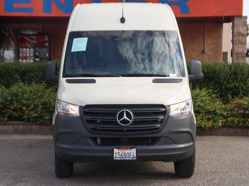 Used 2023 Mercedes-Benz Sprinter 2500 image 3