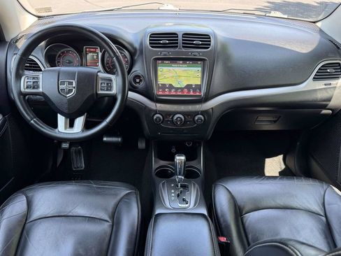 Used 2017 Dodge Journey Crossroad w/ Popular Equipment Group FWD image 3