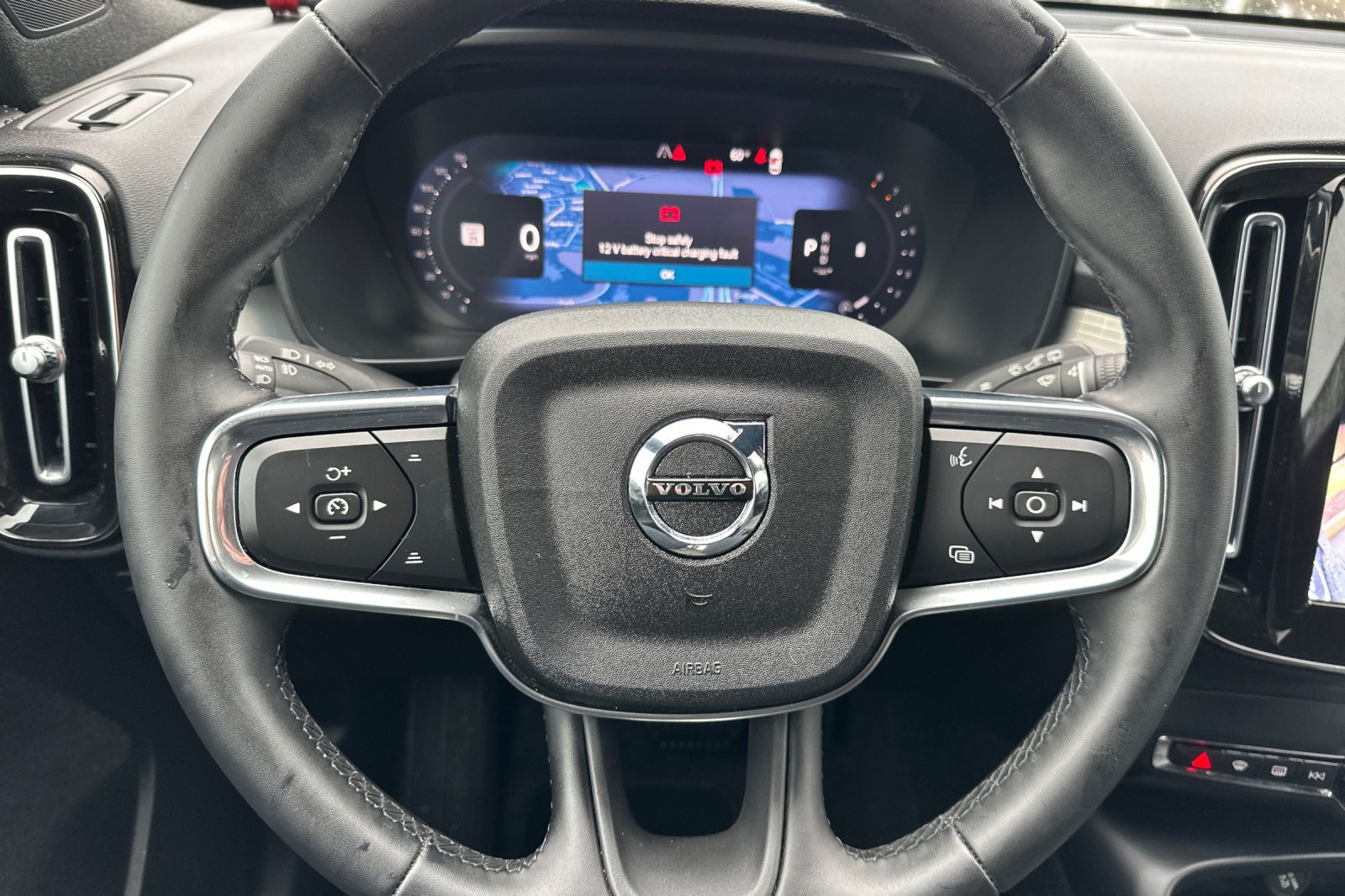 Used 2025 Volvo XC40 B5 Core AWD/4WD image 26