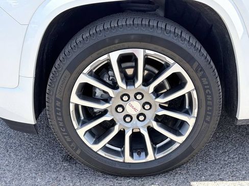 Used 2023 GMC Acadia Denali w/ Denali Ultimate Package AWD/4WD image 10