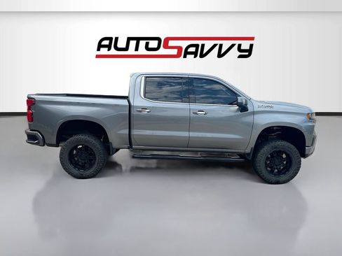 Used 2019 Chevrolet Silverado 1500 High Country w/ Technology Package AWD/4WD image 8