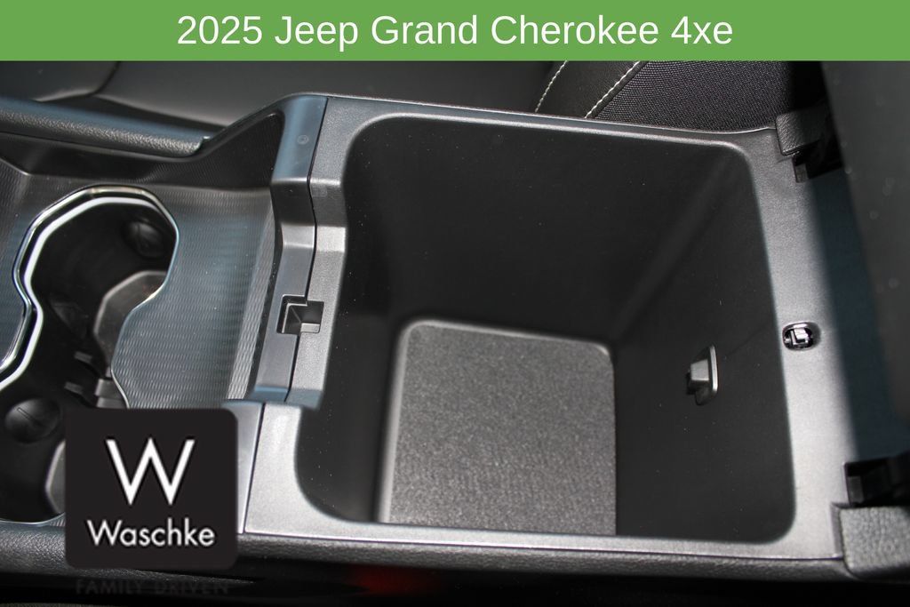 New 2025 Jeep Grand Cherokee Limited 4xe w/ Trailer Tow Package AWD/4WD image 37