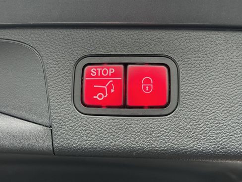 Certified 2021 Mercedes-Benz GLC 300 4MATIC image 25