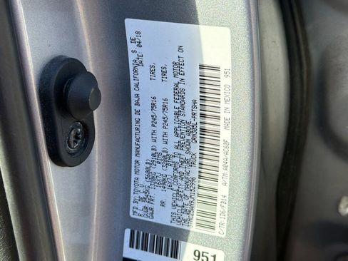 Used 2018 Toyota Tacoma SR w/ SR Convenience Package image 22