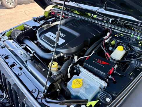 Used 2017 Jeep Wrangler Unlimited Sport w/ Quick Order Package 23S image 10