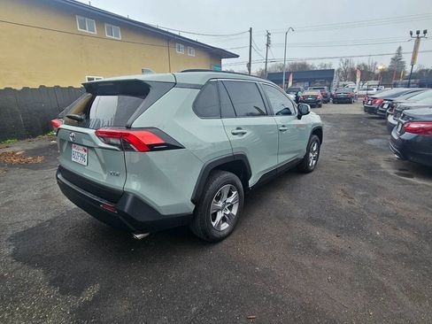 Used 2022 Toyota RAV4 XLE image 5