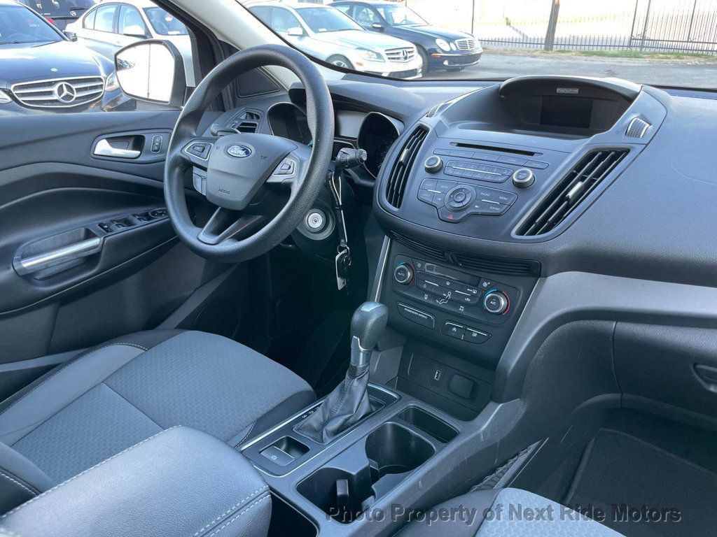 Used 2017 Ford Escape SE FWD image 17