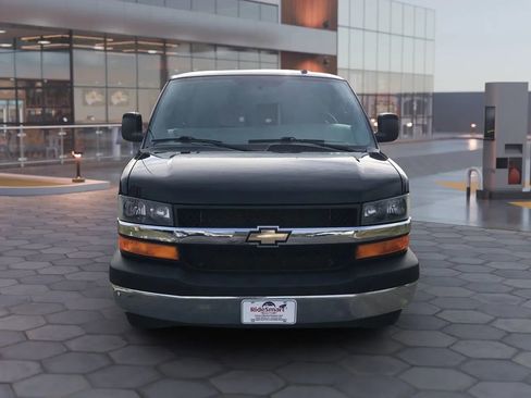 Used 2017 Chevrolet Express 3500 LT w/ LT Preferred Equipment Group image 9