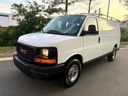 Used 2011 GMC Savana 3500 image 2