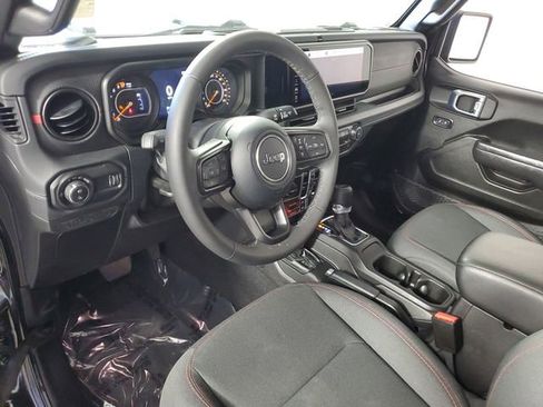 Used 2026 Jeep Gladiator Rubicon AWD/4WD image 18