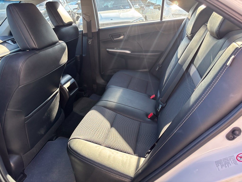 Used 2014 Toyota Camry SE FWD image 11