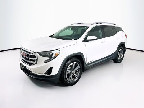 Used 2020 GMC Terrain SLT image 3
