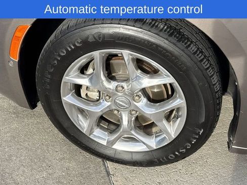 Used 2018 Chrysler Pacifica Limited w/ Advanced Safetytec Group image 12