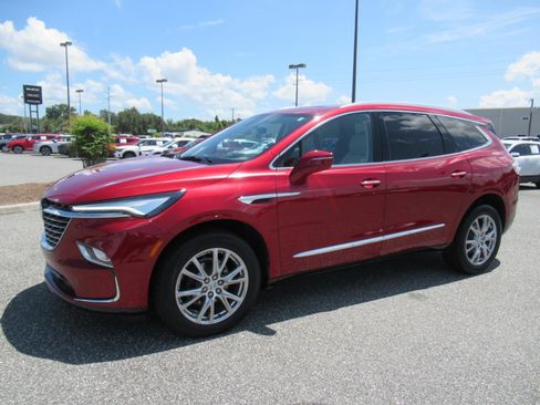 Used 2024 Buick Enclave Premium w/ Experience Buick Package FWD image 4