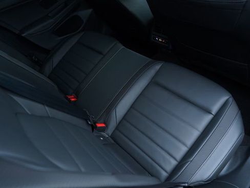 Used 2024 Volkswagen Golf R AWD/4WD image 15