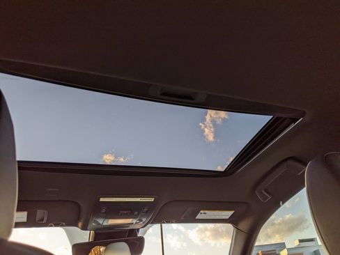 Used 2022 Lexus IS 350 F Sport image 13