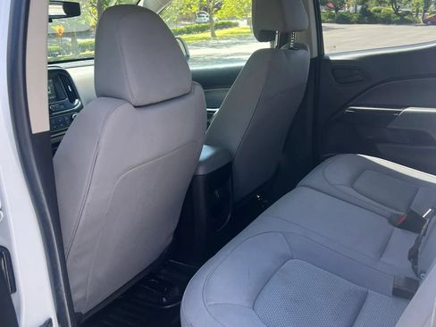 Used 2018 Chevrolet Colorado W/T RWD image 11