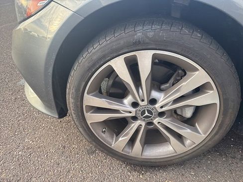 Used 2019 Mercedes-Benz C 300 4MATIC Sedan image 9