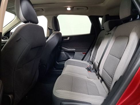 Used 2020 Ford Escape SE image 21