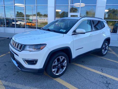 Used 2018 Jeep Compass Limited w/ Navigation Group FWD image 1