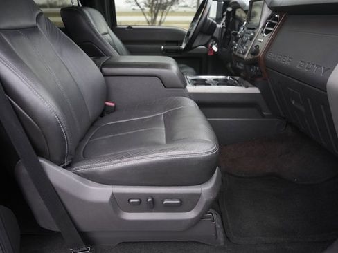 Used 2013 Ford F250 Lariat w/ Lariat Interior Pkg image 18