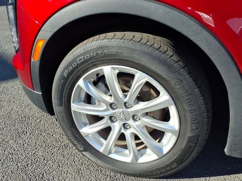 Certified 2023 Cadillac XT4 Luxury w/ Cold Weather Package image 9