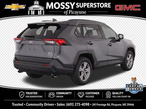 Used 2025 Toyota RAV4 XLE AWD/4WD image 4