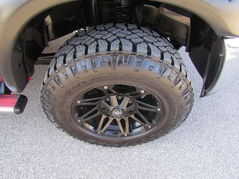 Used 2018 RAM 2500 Tradesman w/ Chrome Appearance Group image 12