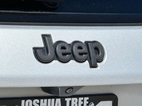 Used 2024 Jeep Compass Trailhawk AWD/4WD image 15