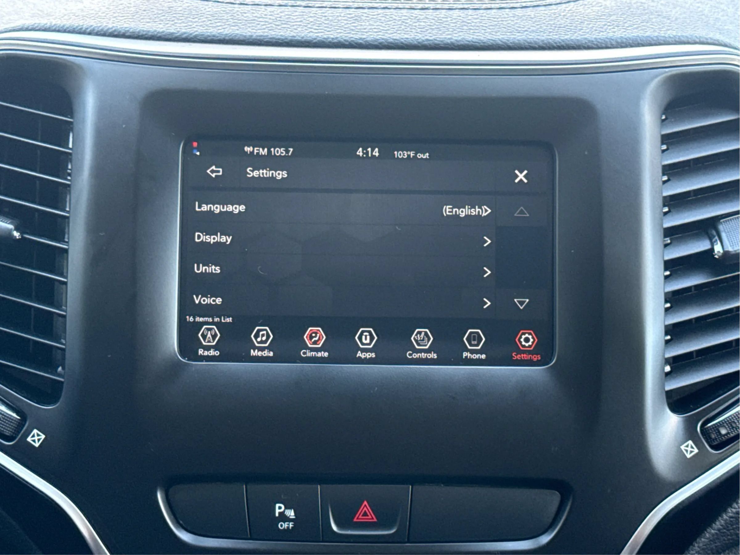Used 2019 Jeep Cherokee Latitude Plus w/ Cold Weather Group AWD/4WD image 14