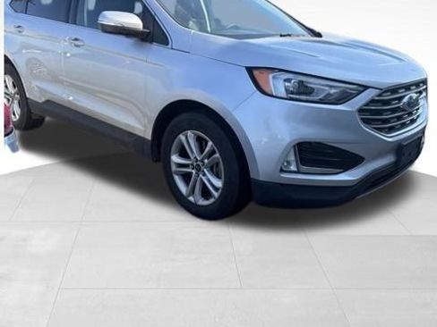 Used 2019 Ford Edge SEL w/ Cold Weather Package AWD/4WD image 2