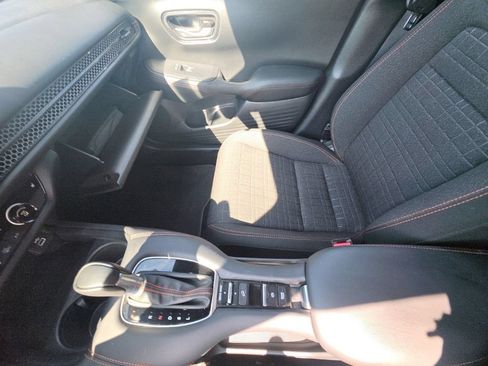 Certified 2025 Honda HR-V Sport image 23