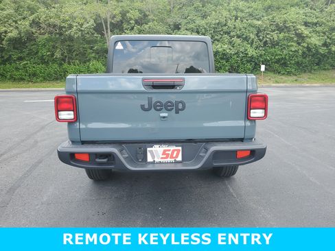 New 2025 Jeep Gladiator Sport image 5