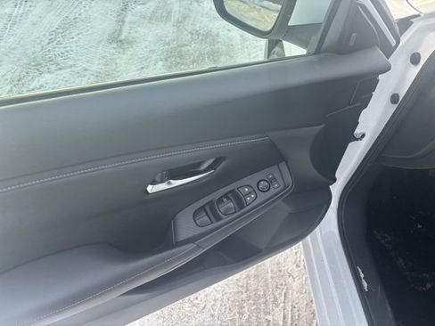 Used 2024 Nissan Sentra SV image 6