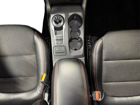 Certified 2025 Ford Escape ST-Line image 24