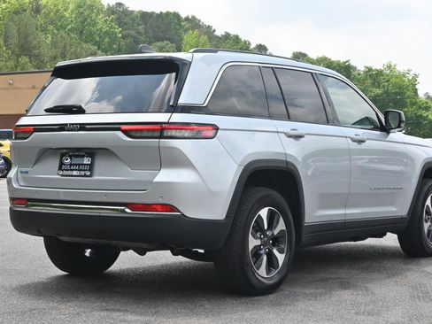 Used 2023 Jeep Grand Cherokee 4WD 4xe image 9