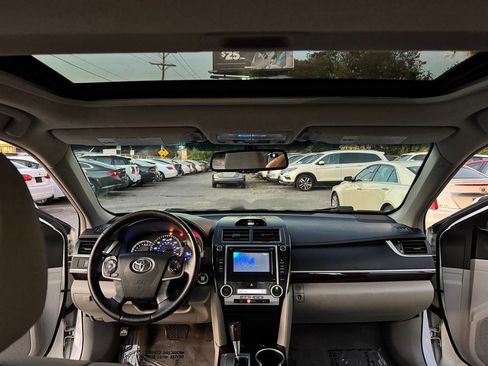 Used 2012 Toyota Camry XLE image 14