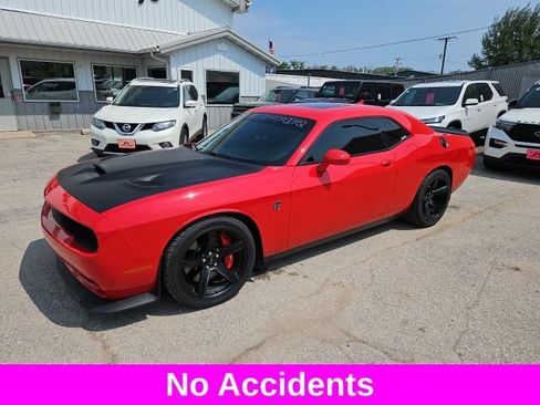 Used 2017 Dodge Challenger SRT Hellcat RWD image 2