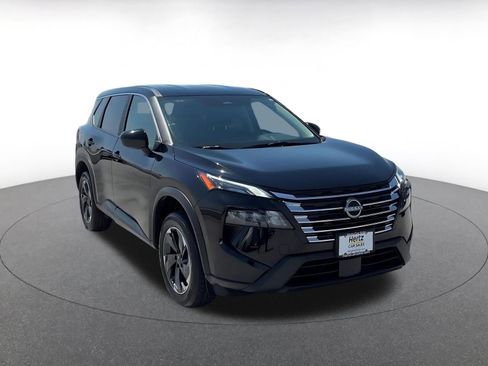 Used 2025 Nissan Rogue SV AWD/4WD image 3