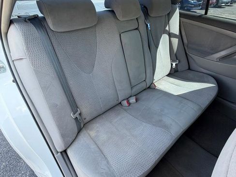 Used 2011 Toyota Camry LE FWD image 17