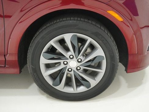 Used 2023 Buick Encore GX Select w/ Sport Touring Package FWD image 5